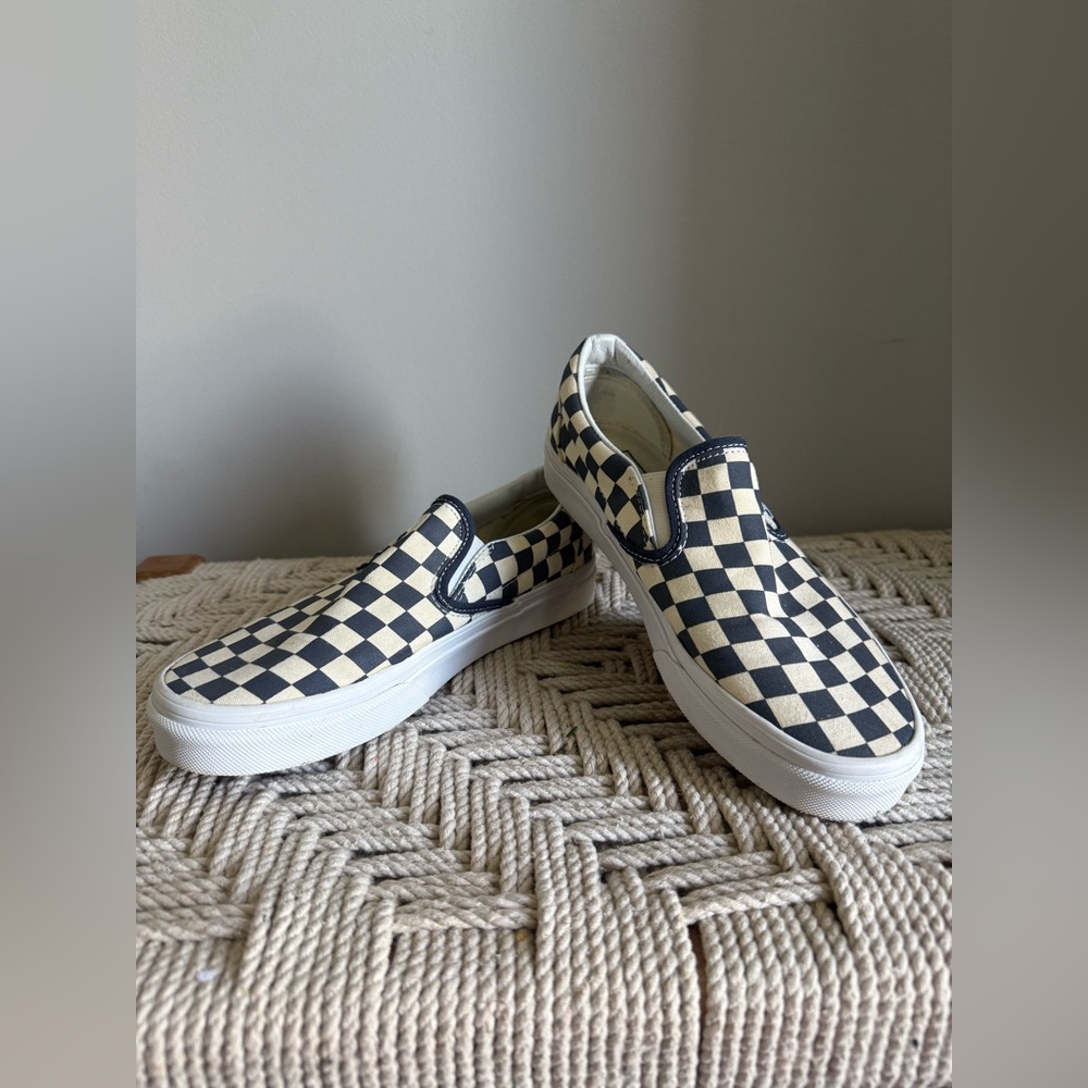 Vans Slip On Sneakers in Navy/Cream Checkered Print Sz 7.5